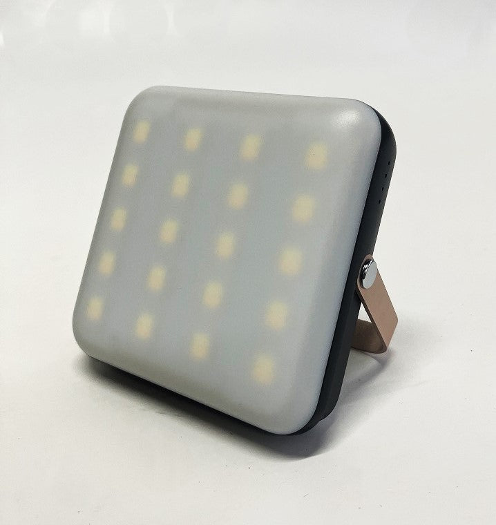DAISHIN スマートフォンも充電できるLEDランタン